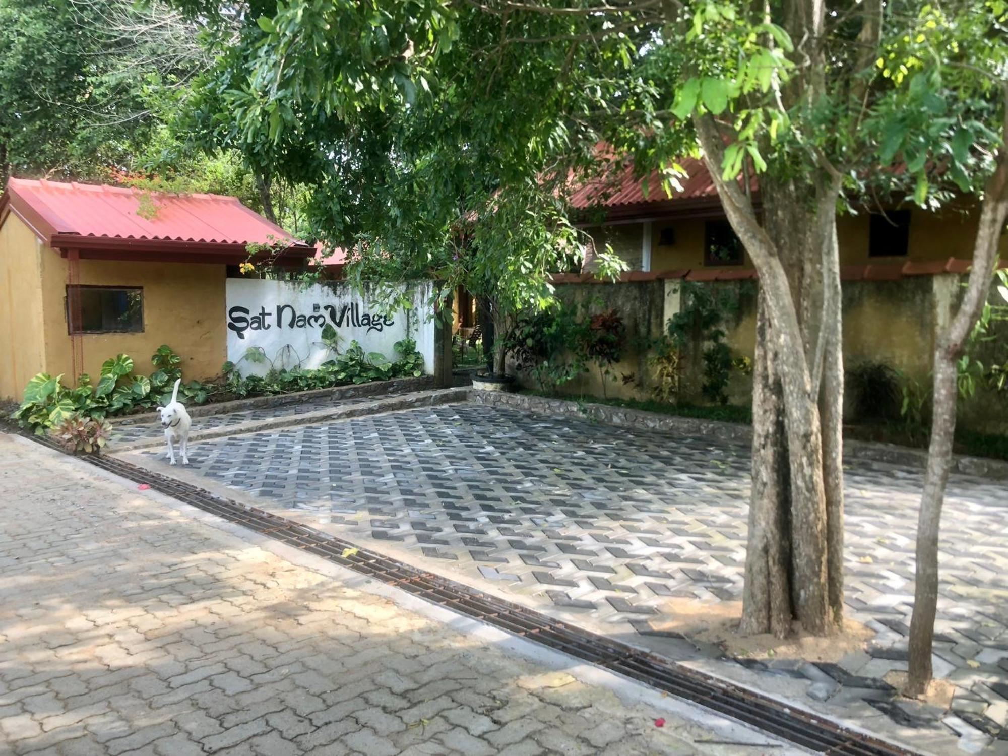 Sat Nam Village Eco-Hotel Sigiriya Esterno foto