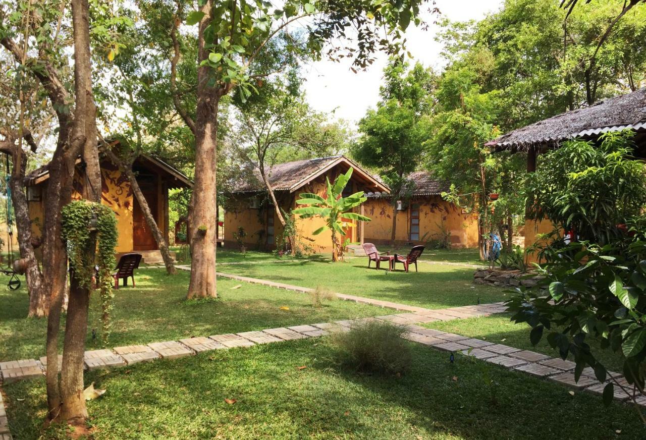 Sat Nam Village Eco-Hotel Sigiriya Esterno foto